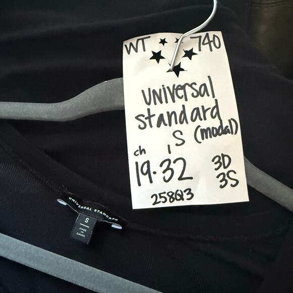 Universal Standard Scoop Neck Tee Women's Small 14-16 Black Modal Short Sleeve - Picture 3 of 5